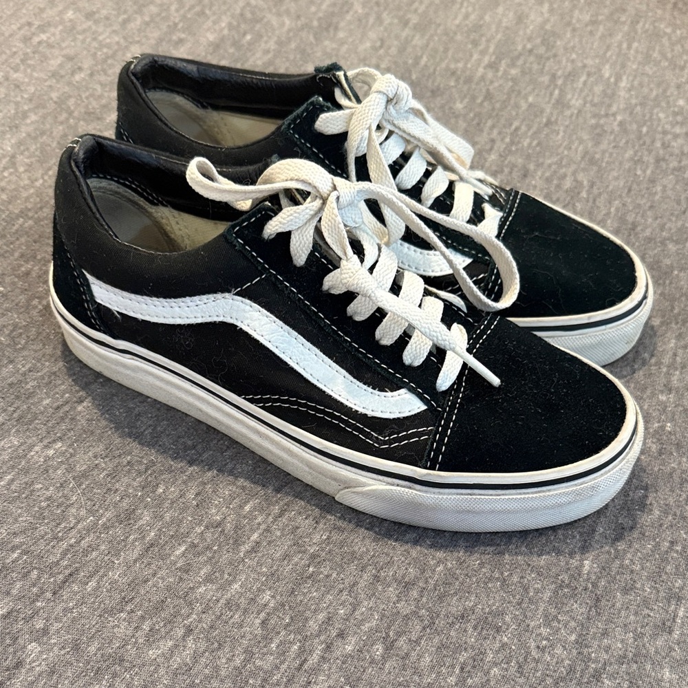 Vans Black and White Low-Top Sneakers 5.5